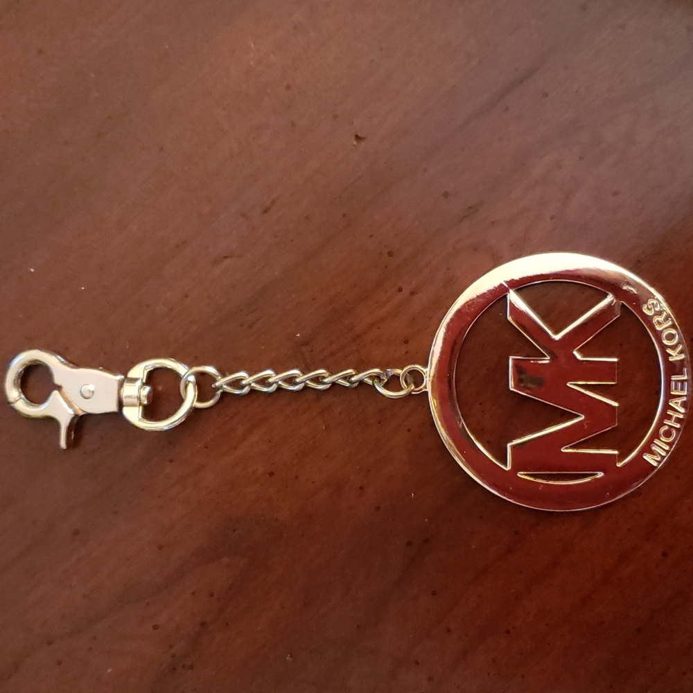Key chain w. Michael Kors name